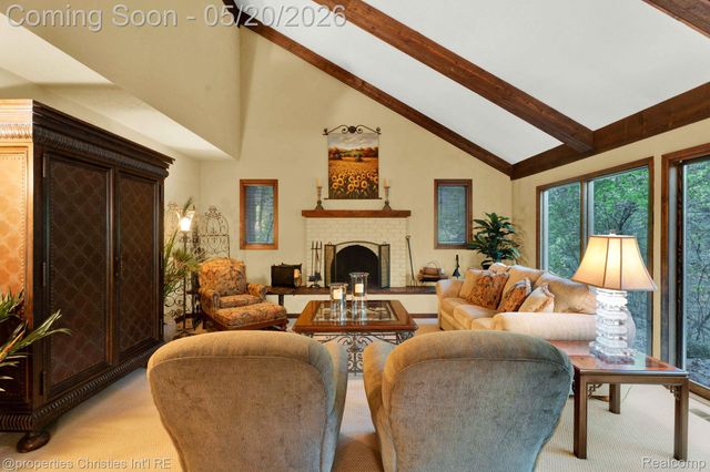 1100 Bretton Lane, Bloomfield Charter Township, MI 48304