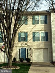 43218 CHOKEBERRY SQ, Ashburn, VA 20147