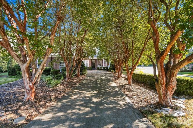 5539 Sunstar Court, Charlotte, NC 28226