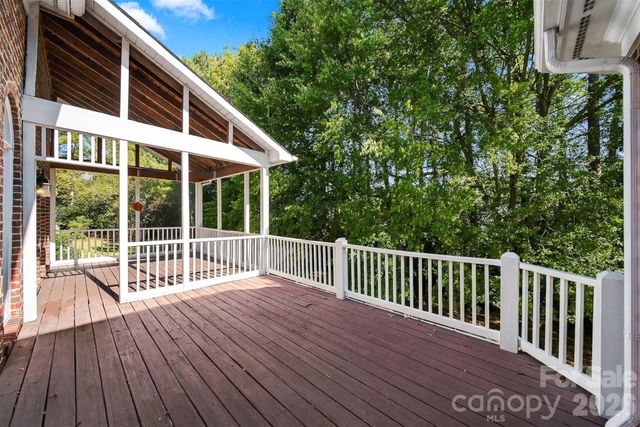 5539 Sunstar Court, Charlotte, NC 28226