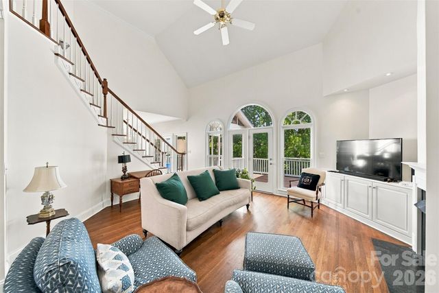 5539 Sunstar Court, Charlotte, NC 28226