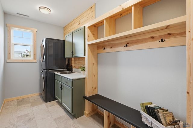 340 WHITNEY ST, Hermosa, SD 57744