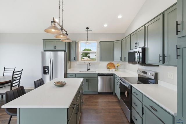 340 WHITNEY ST, Hermosa, SD 57744