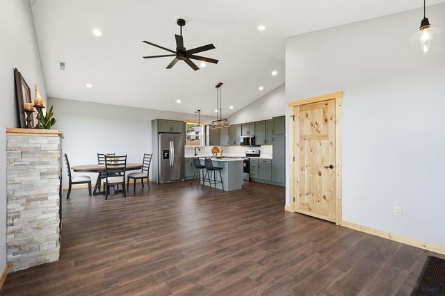 340 WHITNEY ST, Hermosa, SD 57744