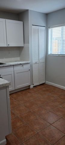 913 SW 15th Terrace 1, Fort Lauderdale, FL 33312