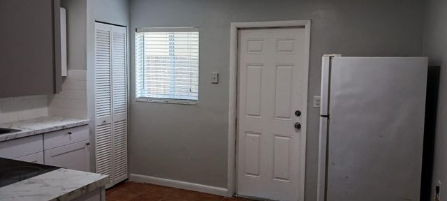 913 SW 15th Terrace 1, Fort Lauderdale, FL 33312