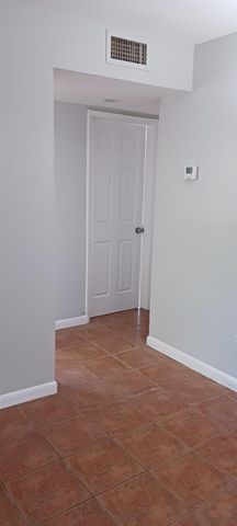 913 SW 15th Terrace 1, Fort Lauderdale, FL 33312