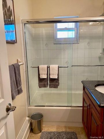 652 Veterans Highway 1-2A, Hauppauge, NY 11788