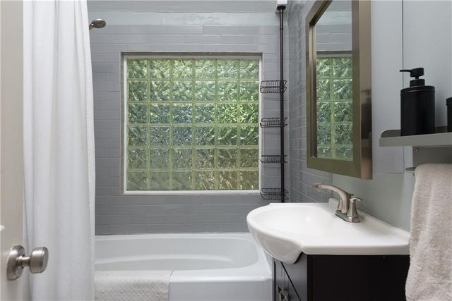 3909 W 47th Street, Roeland Park, KS 66205