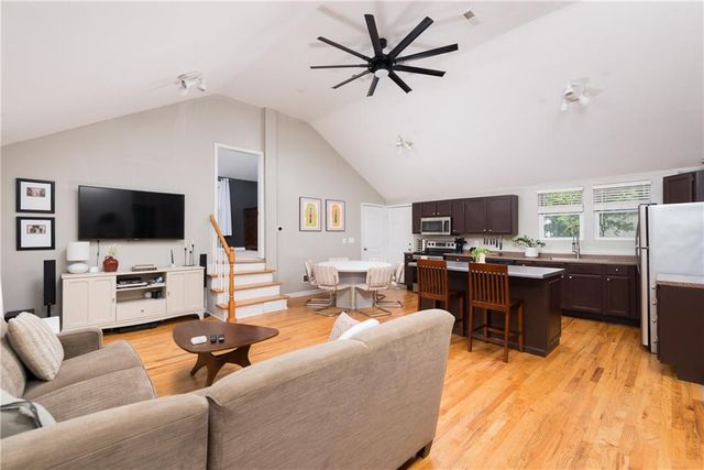 3909 W 47th Street, Roeland Park, KS 66205