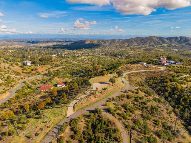 15678 Shasta Estates Drive, Redding, CA 96001