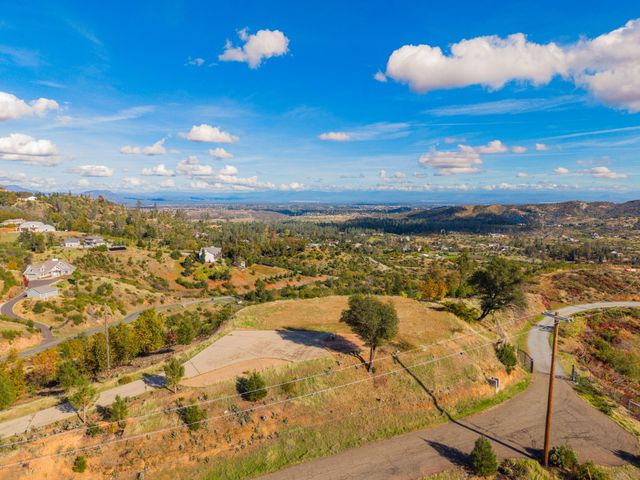 15678 Shasta Estates Drive, Redding, CA 96001