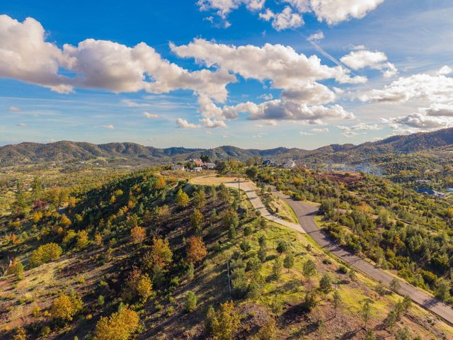 15678 Shasta Estates Drive, Redding, CA 96001