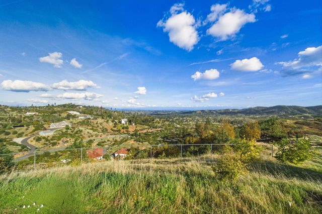 15678 Shasta Estates Drive, Redding, CA 96001