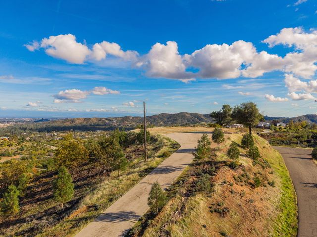 15678 Shasta Estates Drive, Redding, CA 96001