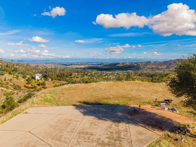 15678 Shasta Estates Drive, Redding, CA 96001