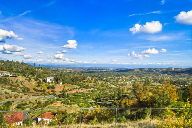 15678 Shasta Estates Drive, Redding, CA 96001