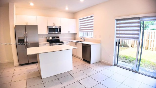 1668 SE 26th Ter 1668, Homestead, FL 33035