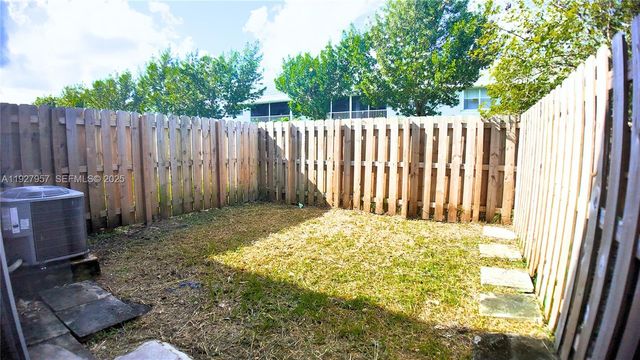 1668 SE 26th Ter 1668, Homestead, FL 33035