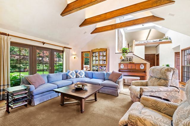 92 Indian Hill Road, Winnetka, IL 60093