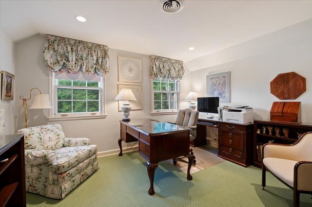 92 Indian Hill Road, Winnetka, IL 60093