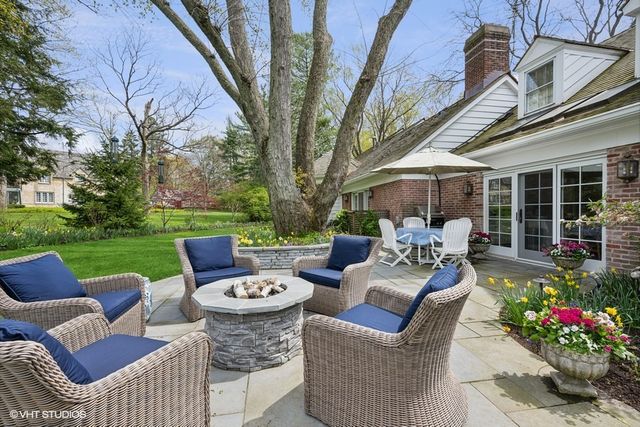 92 Indian Hill Road, Winnetka, IL 60093
