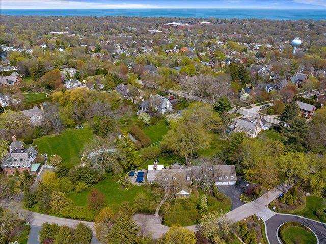 92 Indian Hill Road, Winnetka, IL 60093