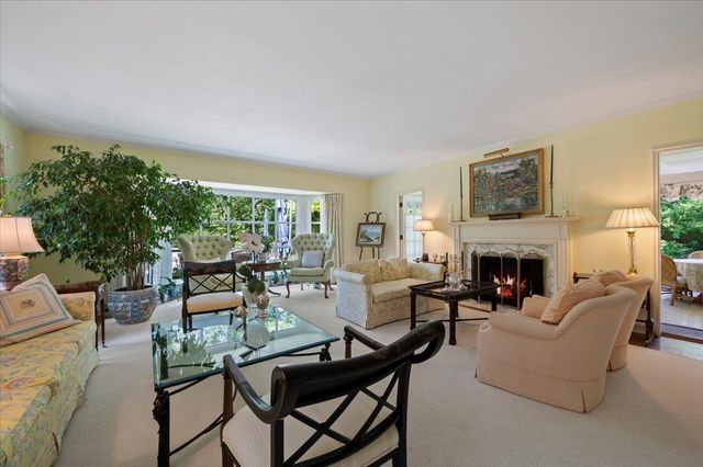 92 Indian Hill Road, Winnetka, IL 60093