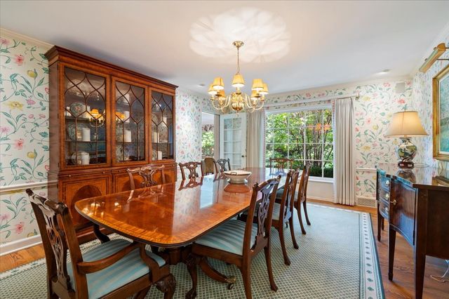92 Indian Hill Road, Winnetka, IL 60093
