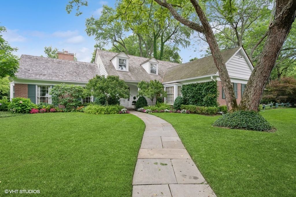 92 Indian Hill Road, Winnetka, IL 60093