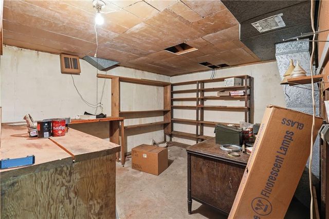 3707 S Canterbury Place, Independence, MO 64055