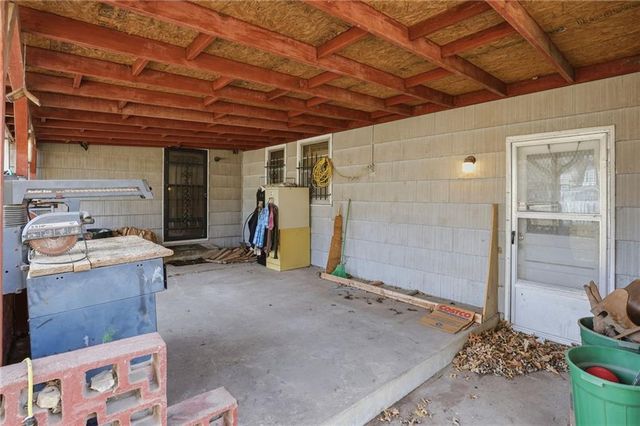 3707 S Canterbury Place, Independence, MO 64055