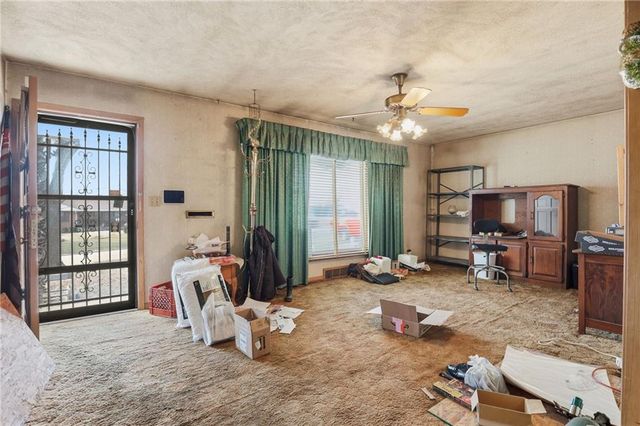 3707 S Canterbury Place, Independence, MO 64055