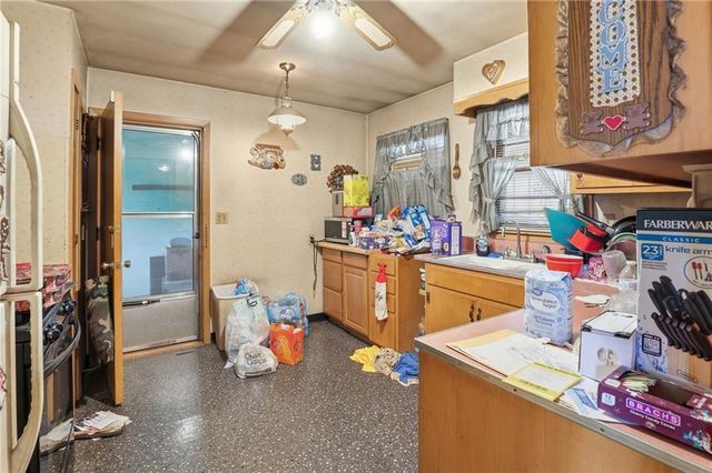 3707 S Canterbury Place, Independence, MO 64055