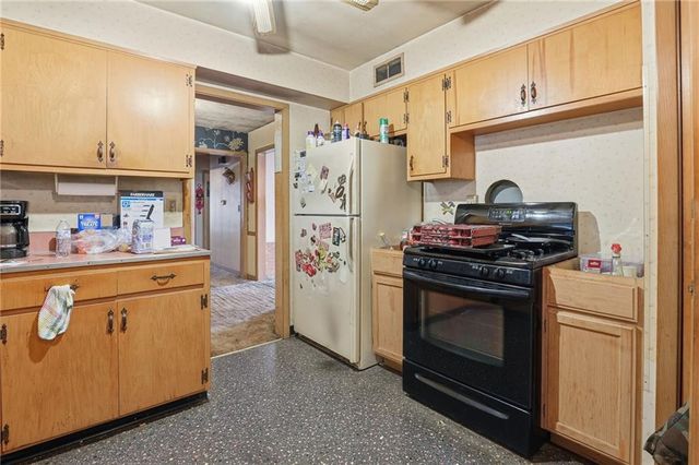 3707 S Canterbury Place, Independence, MO 64055