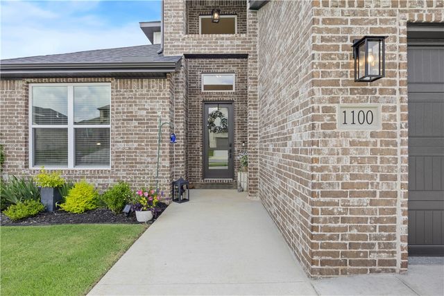 1100 Whistler Street, Bentonville, AR 72713