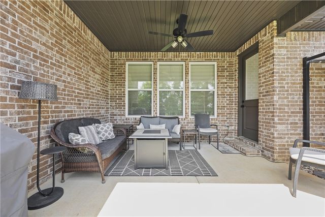1100 Whistler Street, Bentonville, AR 72713