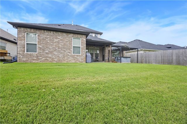 1100 Whistler Street, Bentonville, AR 72713