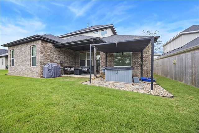 1100 Whistler Street, Bentonville, AR 72713
