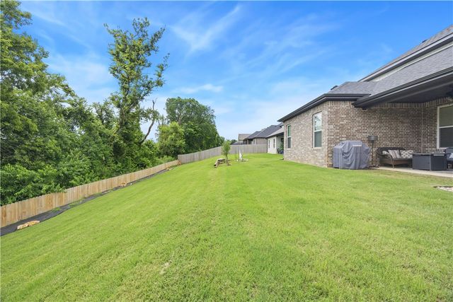 1100 Whistler Street, Bentonville, AR 72713
