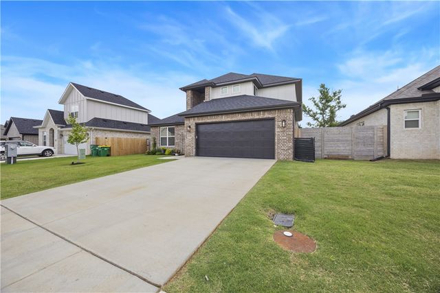 1100 Whistler Street, Bentonville, AR 72713