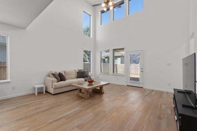 338 Langhorne BND, Liberty Hill, TX 78642