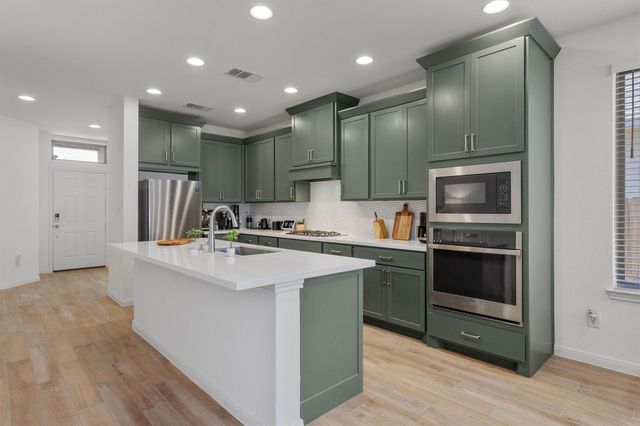 338 Langhorne BND, Liberty Hill, TX 78642