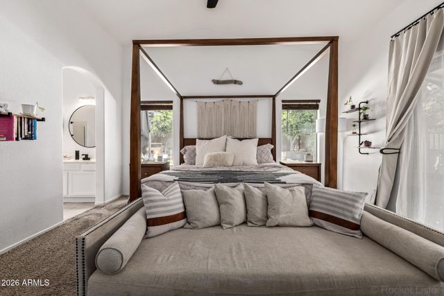 6614 W DESERT HOLLOW Drive, Phoenix, AZ 85083