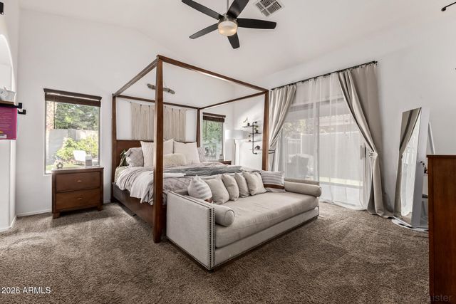 6614 W DESERT HOLLOW Drive, Phoenix, AZ 85083