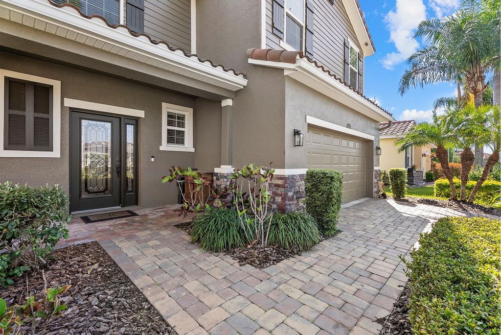 Image 2 of property listing at 5439 CARTAGENA DRIVE, Sarasota, FL 34233