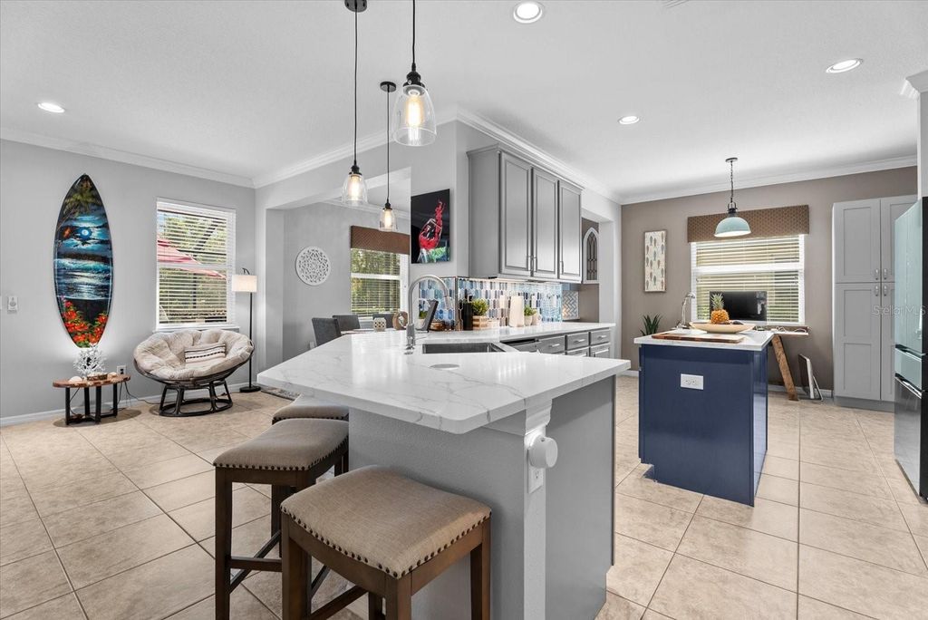 Image 11 of property listing at 5439 CARTAGENA DRIVE, Sarasota, FL 34233