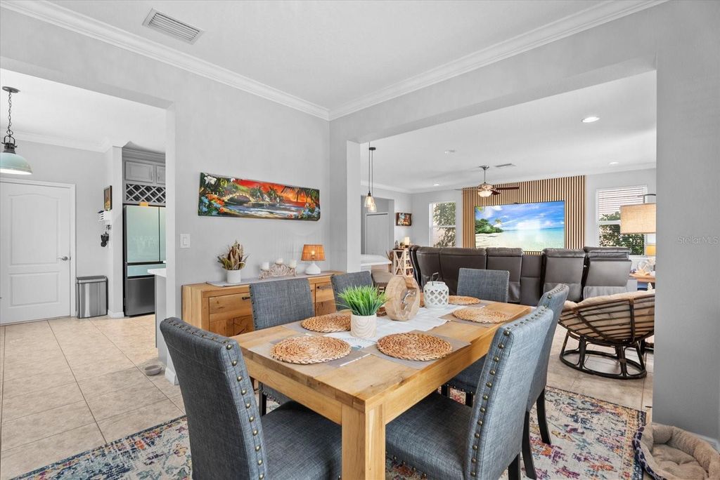 Image 13 of property listing at 5439 CARTAGENA DRIVE, Sarasota, FL 34233