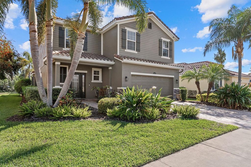 Image 3 of property listing at 5439 CARTAGENA DRIVE, Sarasota, FL 34233