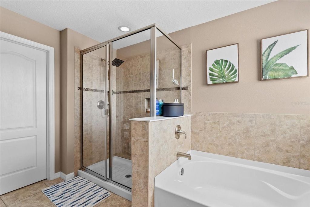 Image 22 of property listing at 5439 CARTAGENA DRIVE, Sarasota, FL 34233